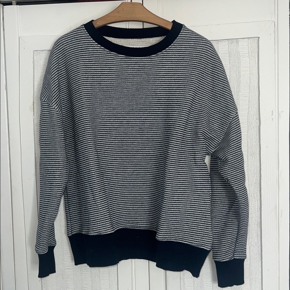 Frank & Eileen Tops - Frank & Eileen stripped navy and white sweatshirt size XS triple fleece